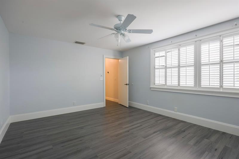 Image 24 of 38 For 10923 Chandler Dr