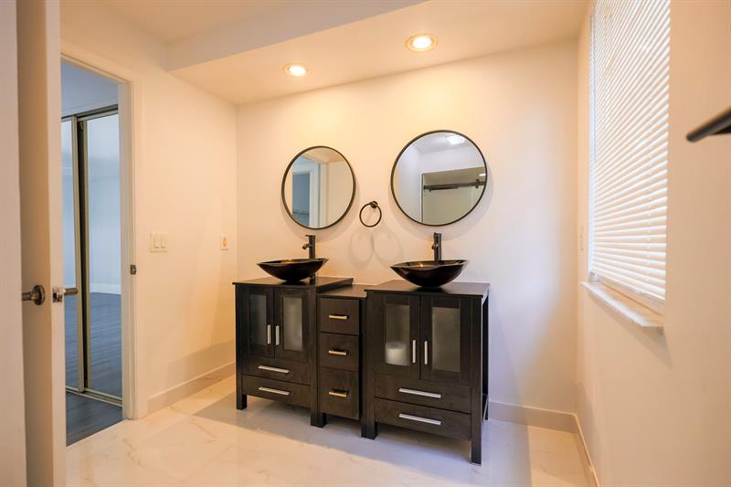 Image 25 of 38 For 10923 Chandler Dr