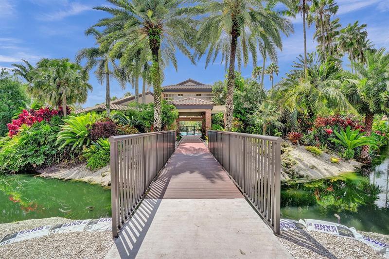 Image 32 of 38 For 10923 Chandler Dr