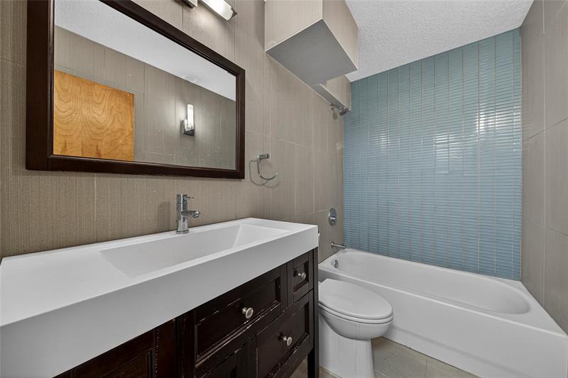 Image 16 of 41 For 1100 5th Ct  53