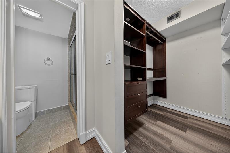 Image 17 of 41 For 1100 5th Ct  53