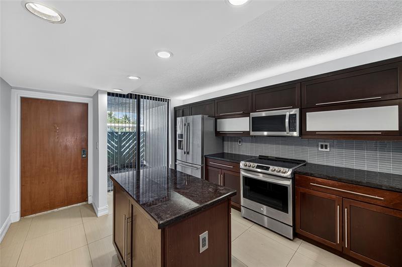 Image 7 of 41 For 1100 5th Ct  53