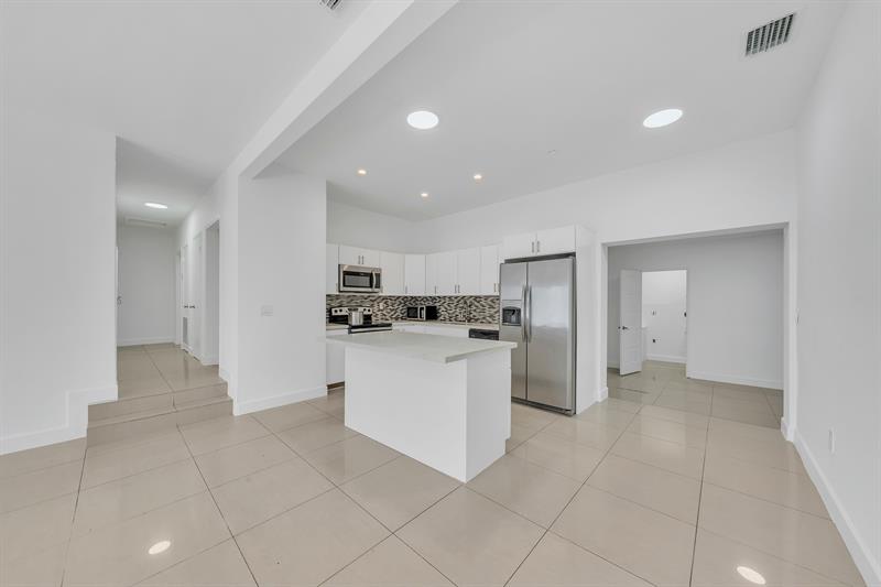 Image 12 of 59 For 16010 5th Ave