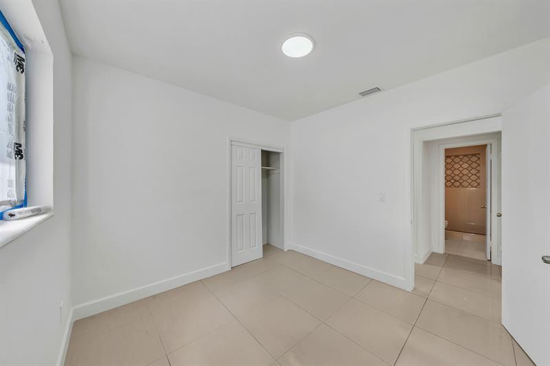 Image 16 of 59 For 16010 5th Ave