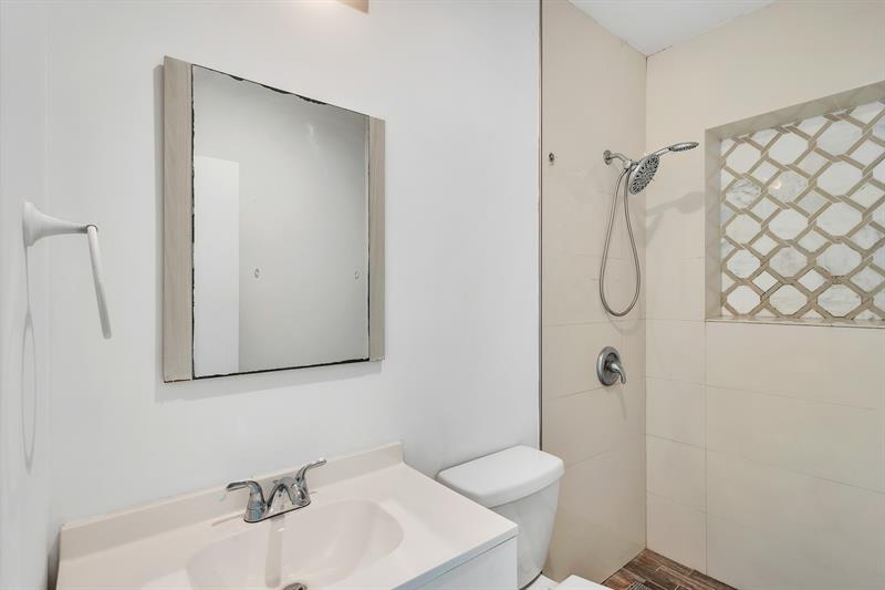 Image 19 of 59 For 16010 5th Ave