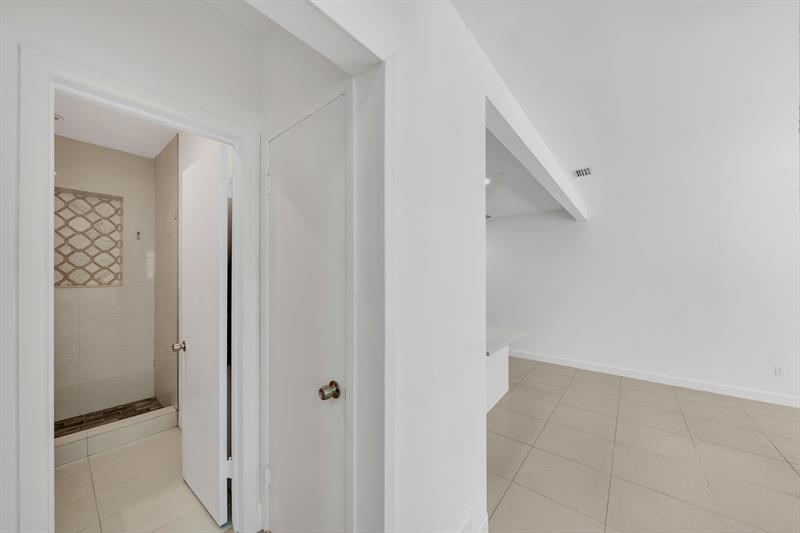 Image 25 of 59 For 16010 5th Ave