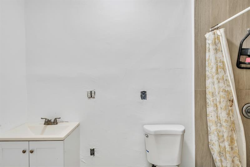 Image 28 of 59 For 16010 5th Ave