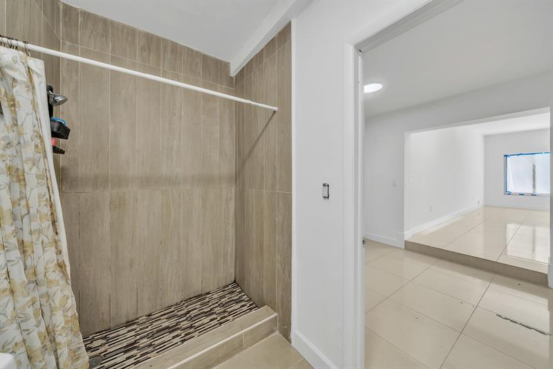 Image 31 of 59 For 16010 5th Ave