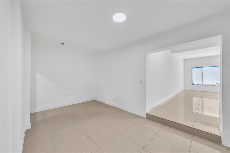 Image 32 of 59 For 16010 5th Ave