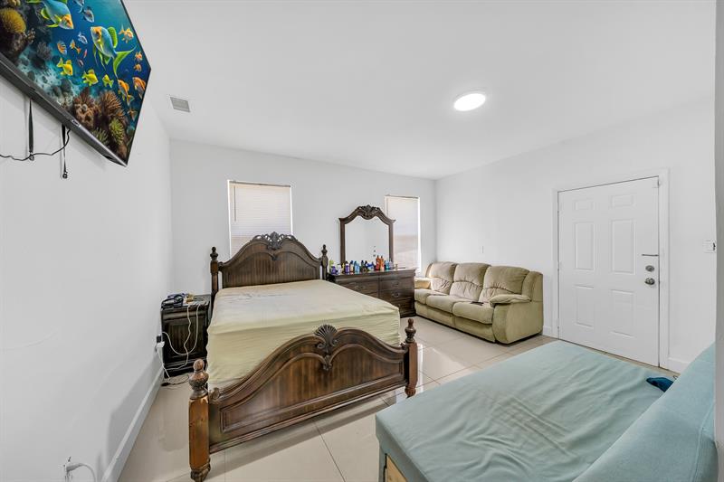 Image 36 of 59 For 16010 5th Ave