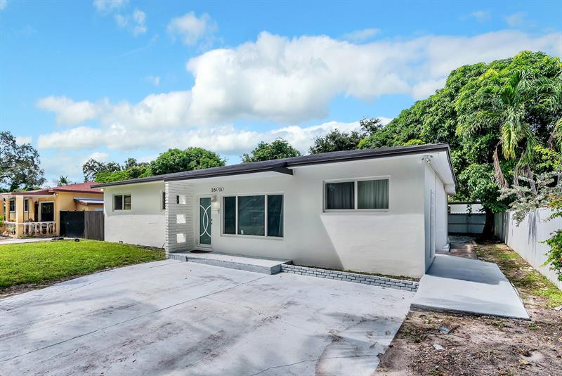 Image 4 of 59 For 16010 5th Ave