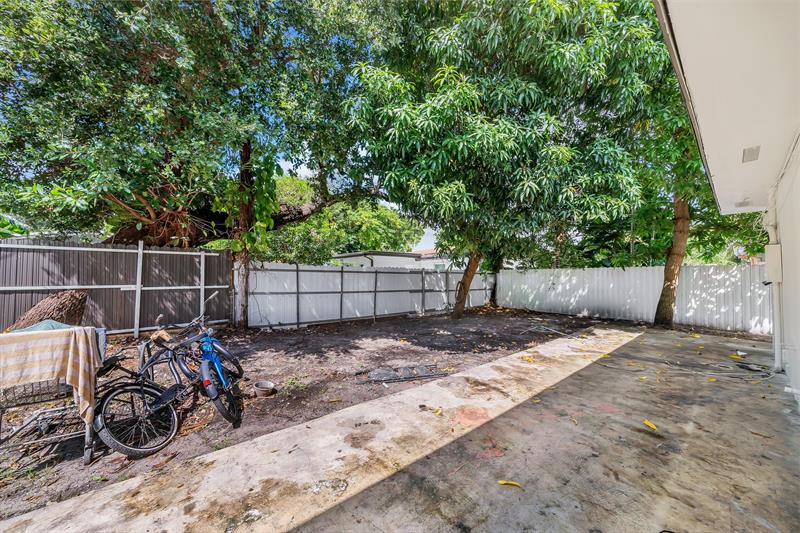 Image 40 of 59 For 16010 5th Ave