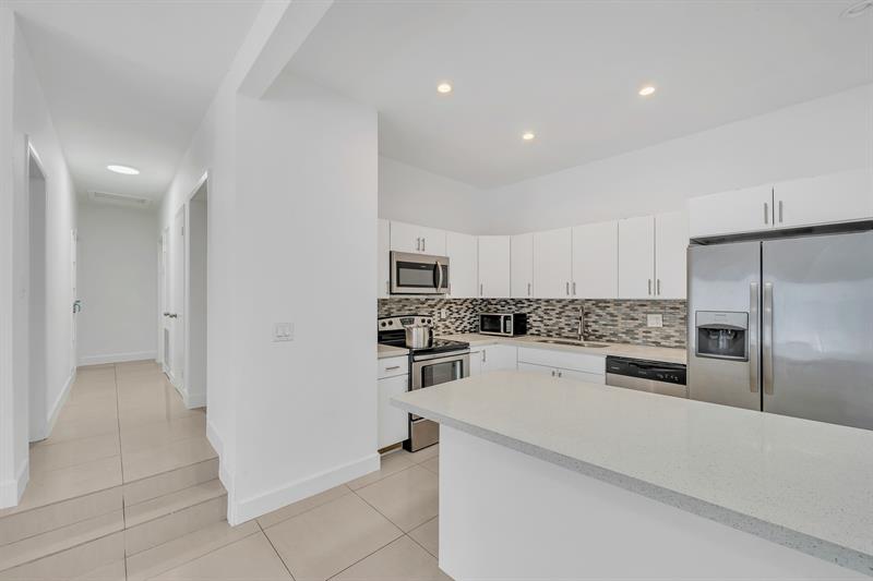 Image 7 of 59 For 16010 5th Ave