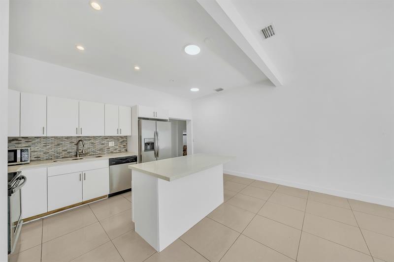 Image 8 of 59 For 16010 5th Ave