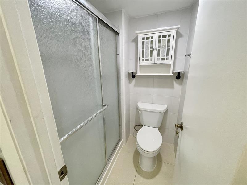 Image 14 of 25 For 5090 64th Ave  204