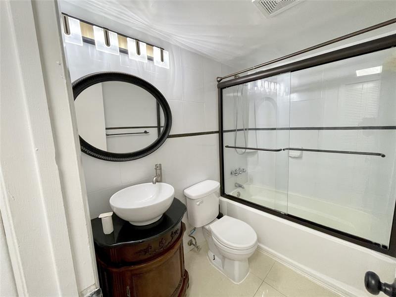 Image 18 of 25 For 5090 64th Ave  204