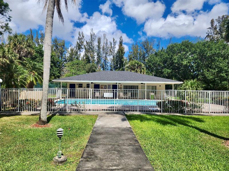 Image 22 of 25 For 5090 64th Ave  204