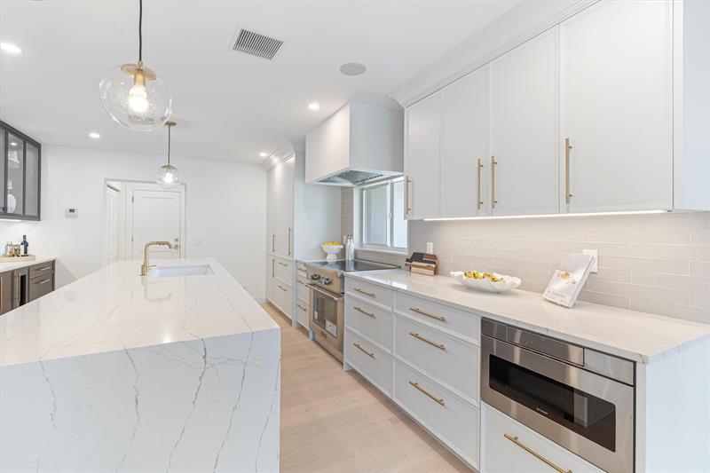 Image 10 of 73 For 735 6th St  