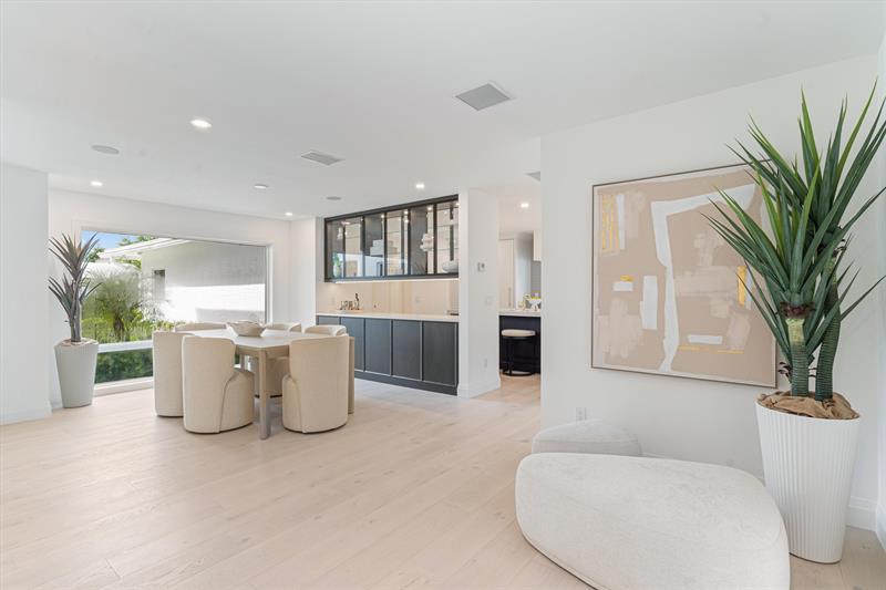 Image 11 of 73 For 735 6th St  