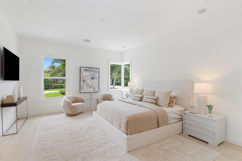 Image 15 of 73 For 735 6th St  