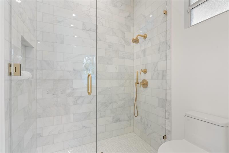 Image 20 of 73 For 735 6th St  