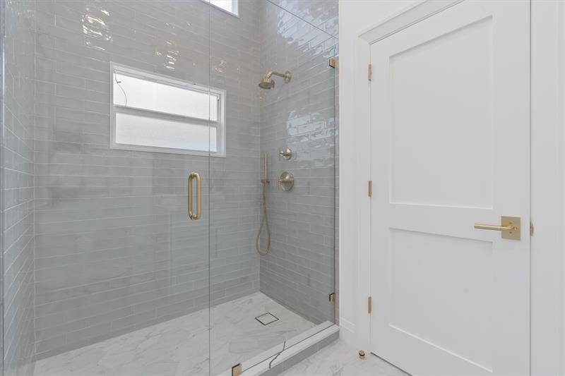 Image 25 of 73 For 735 6th St  