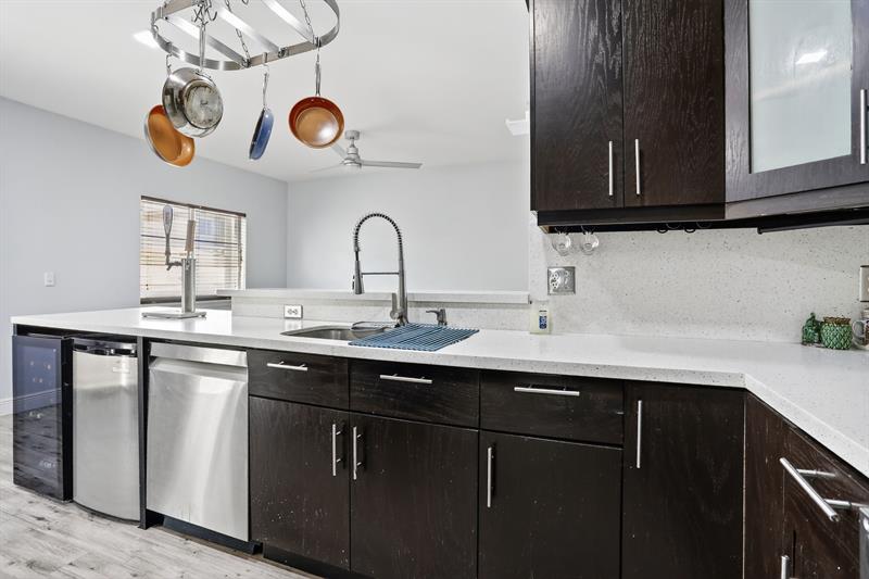 Image 11 of 44 For 6001 Plum Isle Way  443-7