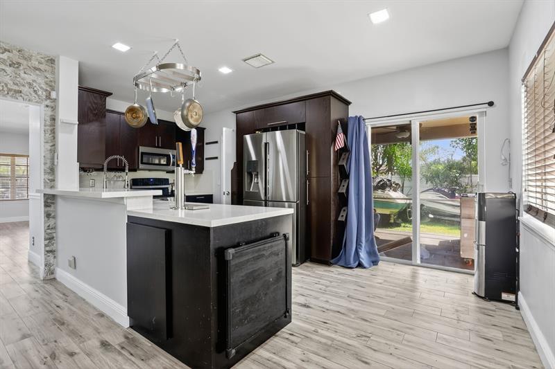 Image 12 of 44 For 6001 Plum Isle Way  443-7