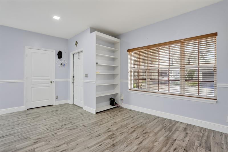 Image 15 of 44 For 6001 Plum Isle Way  443-7