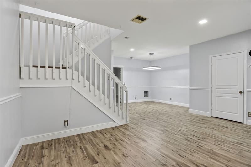 Image 16 of 44 For 6001 Plum Isle Way  443-7