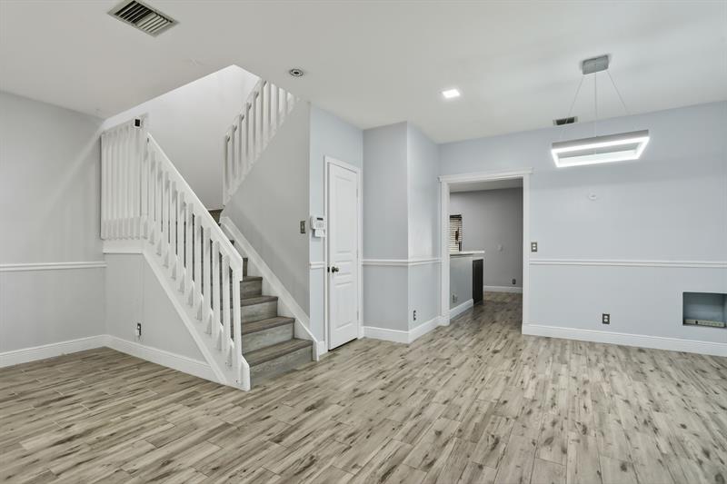 Image 17 of 44 For 6001 Plum Isle Way  443-7