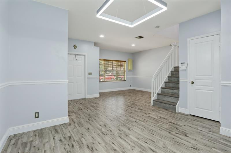 Image 18 of 44 For 6001 Plum Isle Way  443-7