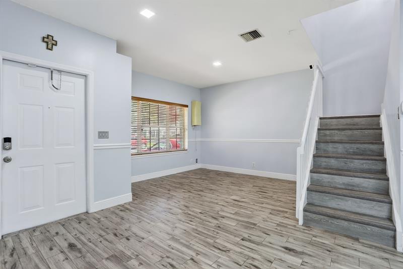 Image 21 of 44 For 6001 Plum Isle Way  443-7
