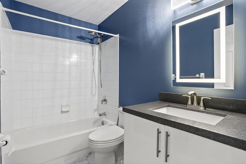 Image 28 of 44 For 6001 Plum Isle Way  443-7