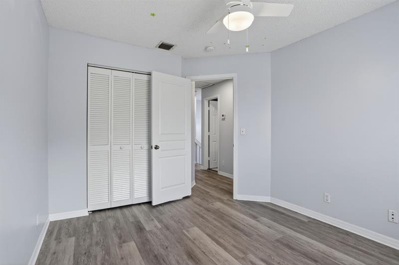 Image 31 of 44 For 6001 Plum Isle Way  443-7