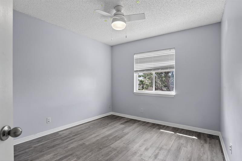 Image 32 of 44 For 6001 Plum Isle Way  443-7