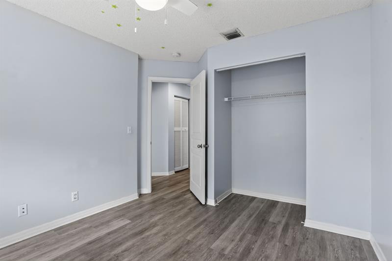 Image 33 of 44 For 6001 Plum Isle Way  443-7