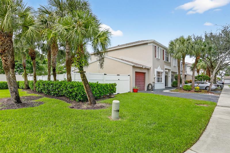 Image 40 of 44 For 6001 Plum Isle Way  443-7