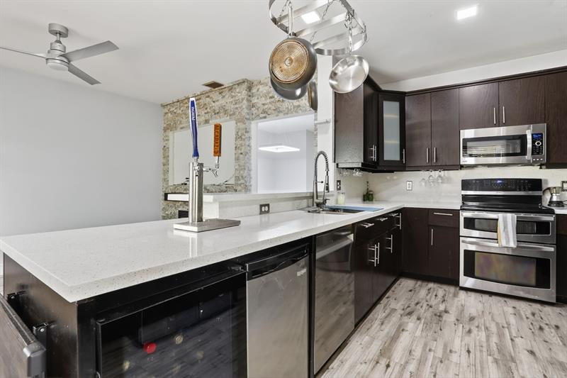 Image 5 of 44 For 6001 Plum Isle Way  443-7