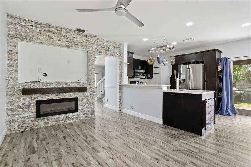 Image 6 of 44 For 6001 Plum Isle Way  443-7