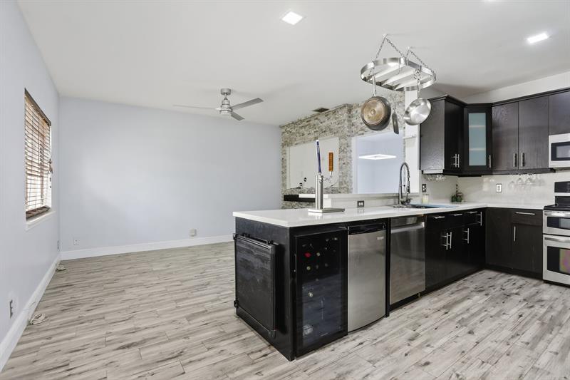 Image 7 of 44 For 6001 Plum Isle Way  443-7