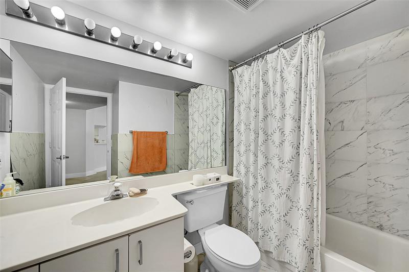 Image 7 of 17 For 10133 24th Pl 205