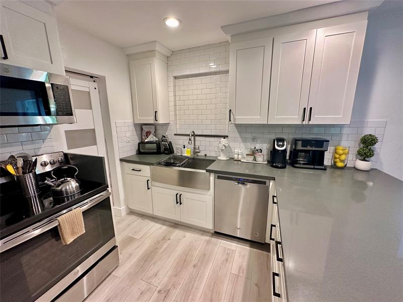 Image 6 of 31 For 1920 26th Dr
