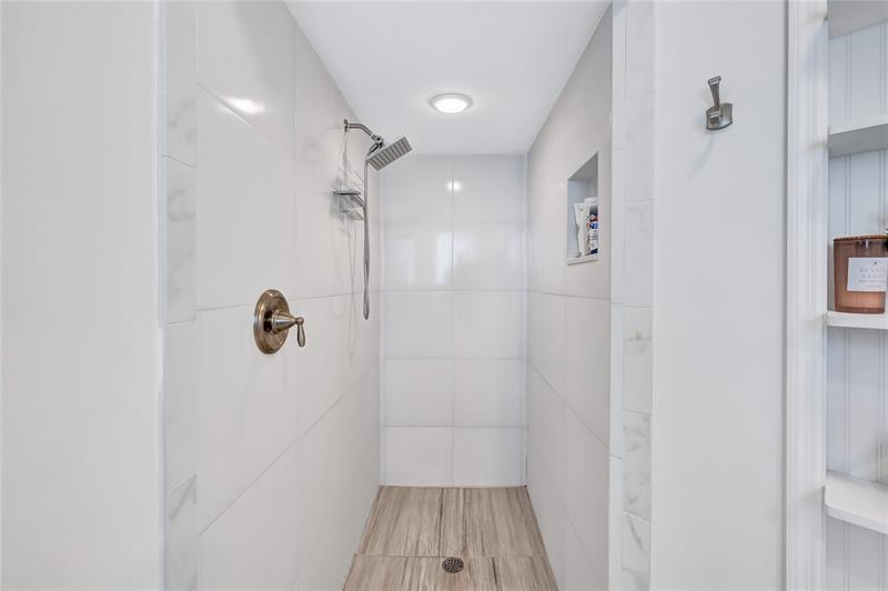 Image 20 of 26 For 9569 Tavernier Drive