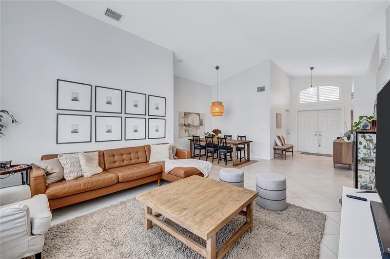 Image 9 of 26 For 9569 Tavernier Drive