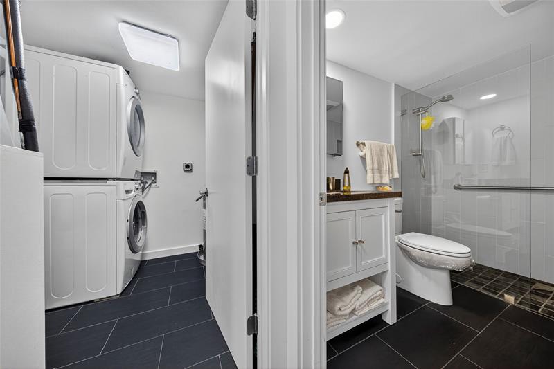 Image 18 of 47 For 1100 5th Ct  58