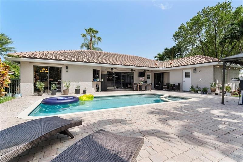 Image 13 of 56 For 6351 52nd St