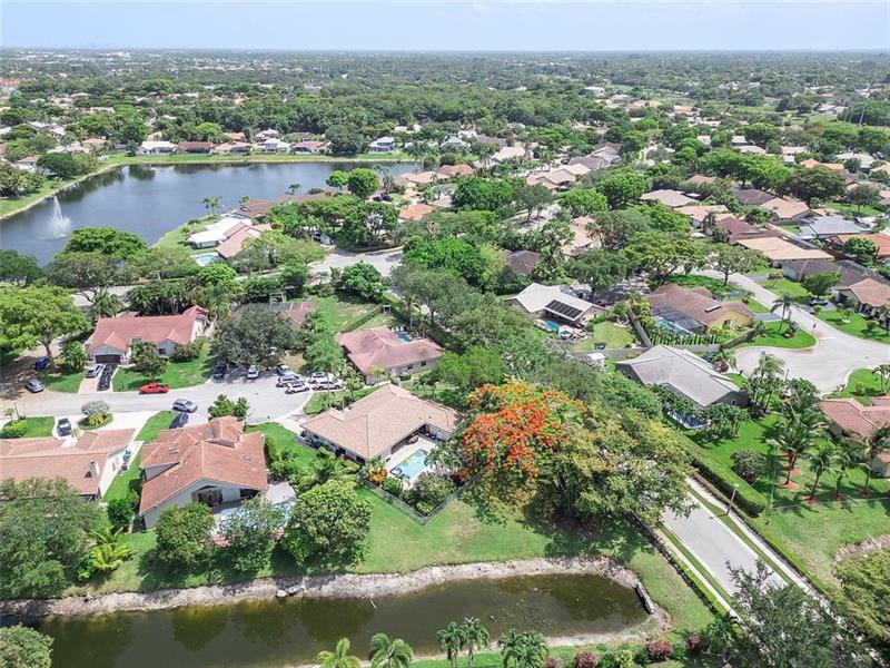 Image 40 of 56 For 6351 52nd St