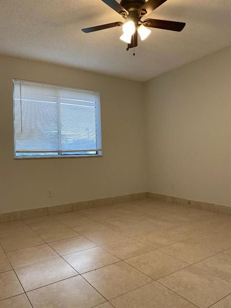 Image 12 of 33 For 1027 Coral Club Dr  1027