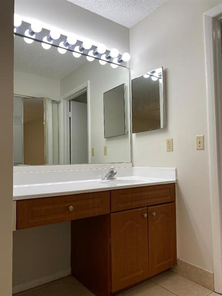 Image 23 of 33 For 1027 Coral Club Dr  1027